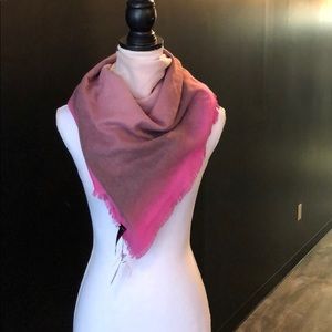 Large express blanket scarf wrap ombré pink Nwt